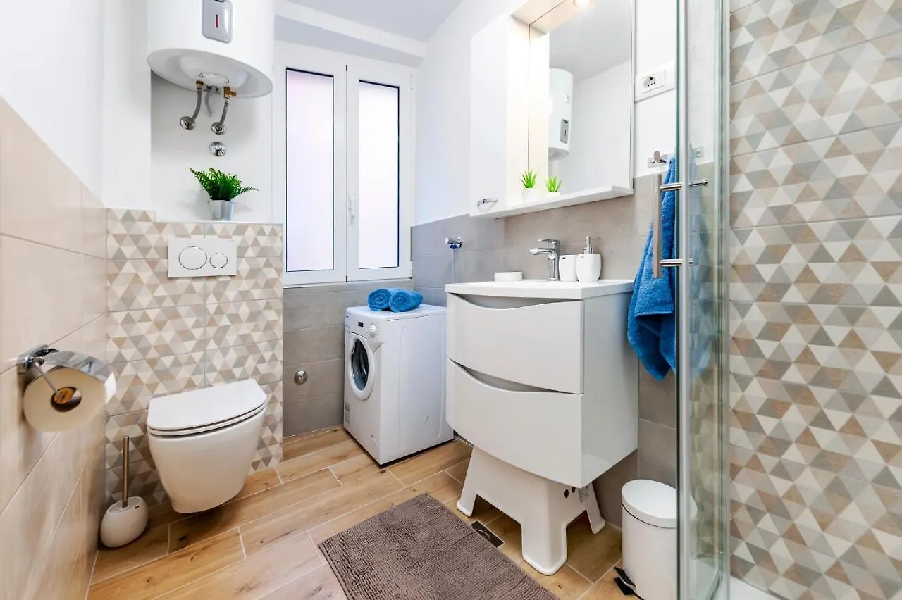 Otto Apartment With Sea View And Parking Rovinj 0*,  Croacia
