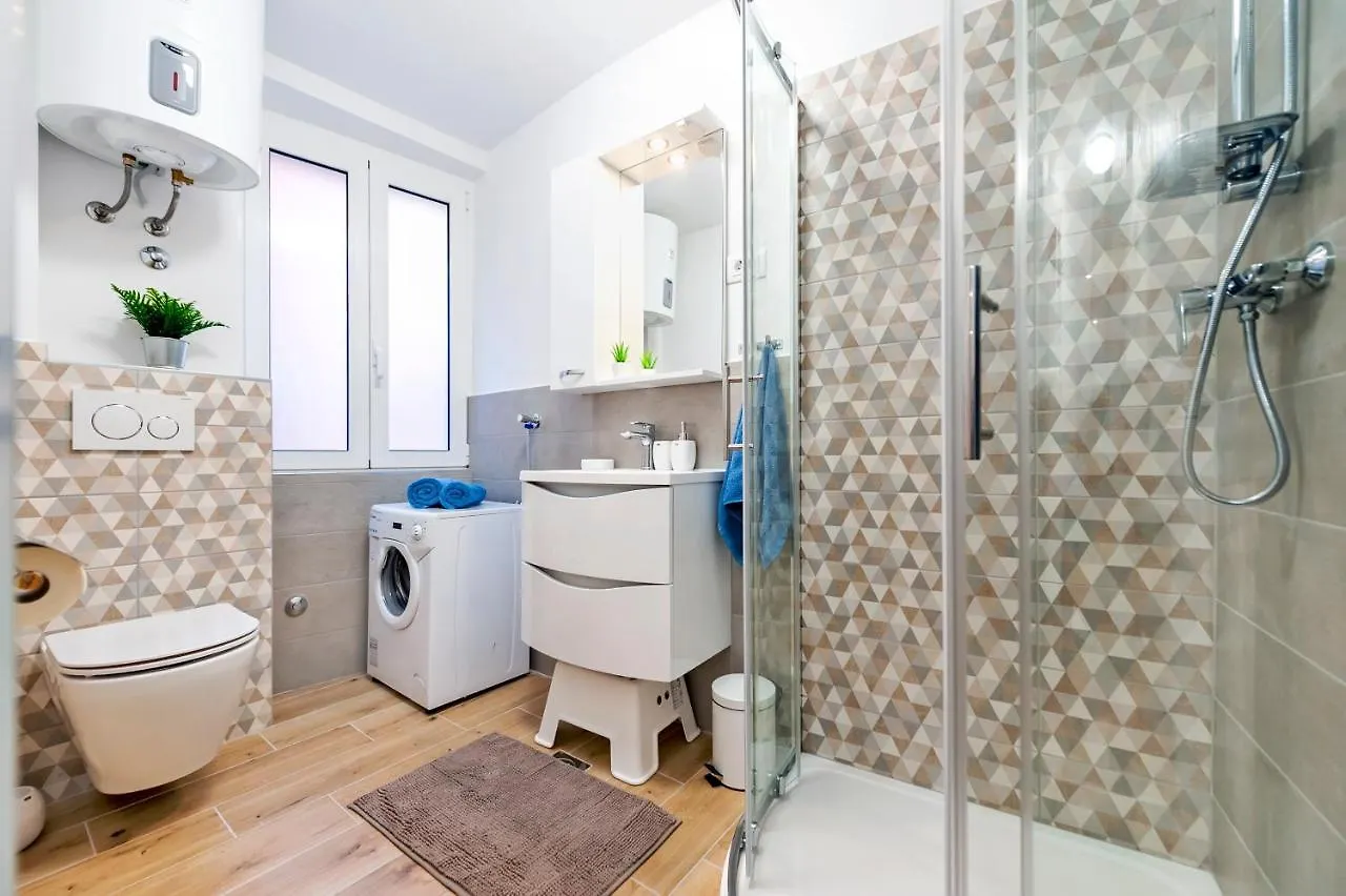 Otto Apartment With Sea View And Parking Rovinj Croacia